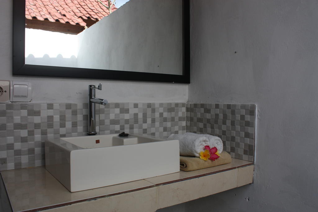 Radya Homestay Nusa Lembongan  Room photo